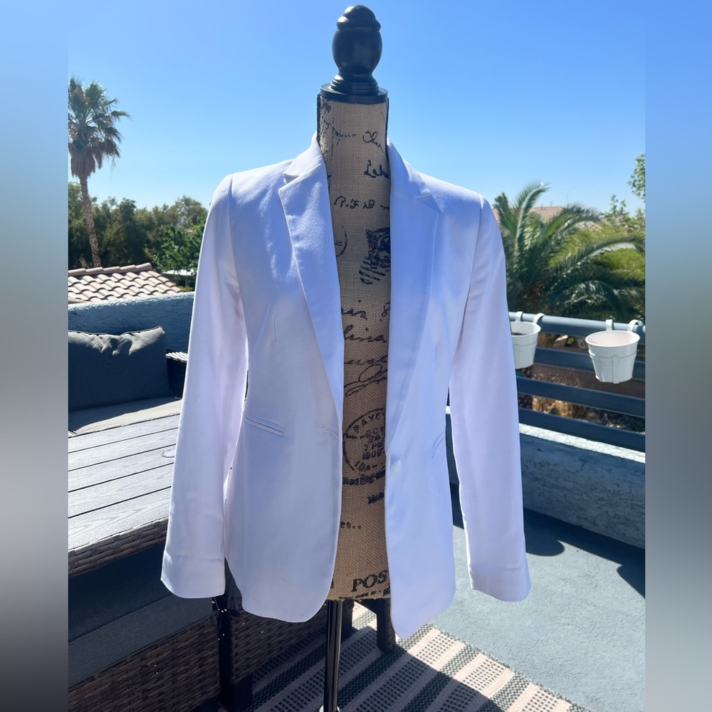 ANN TAYLOR FACTORY WHITE BLAZER SIZE 0 NEW WITH OUT TAGS